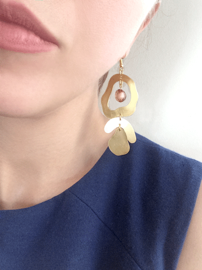 drop_bead_gold_earrings