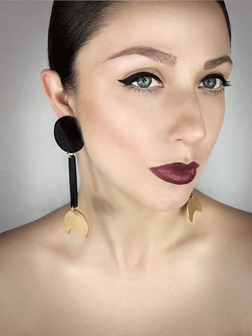 gold-and-black-long-round-tube-earrings