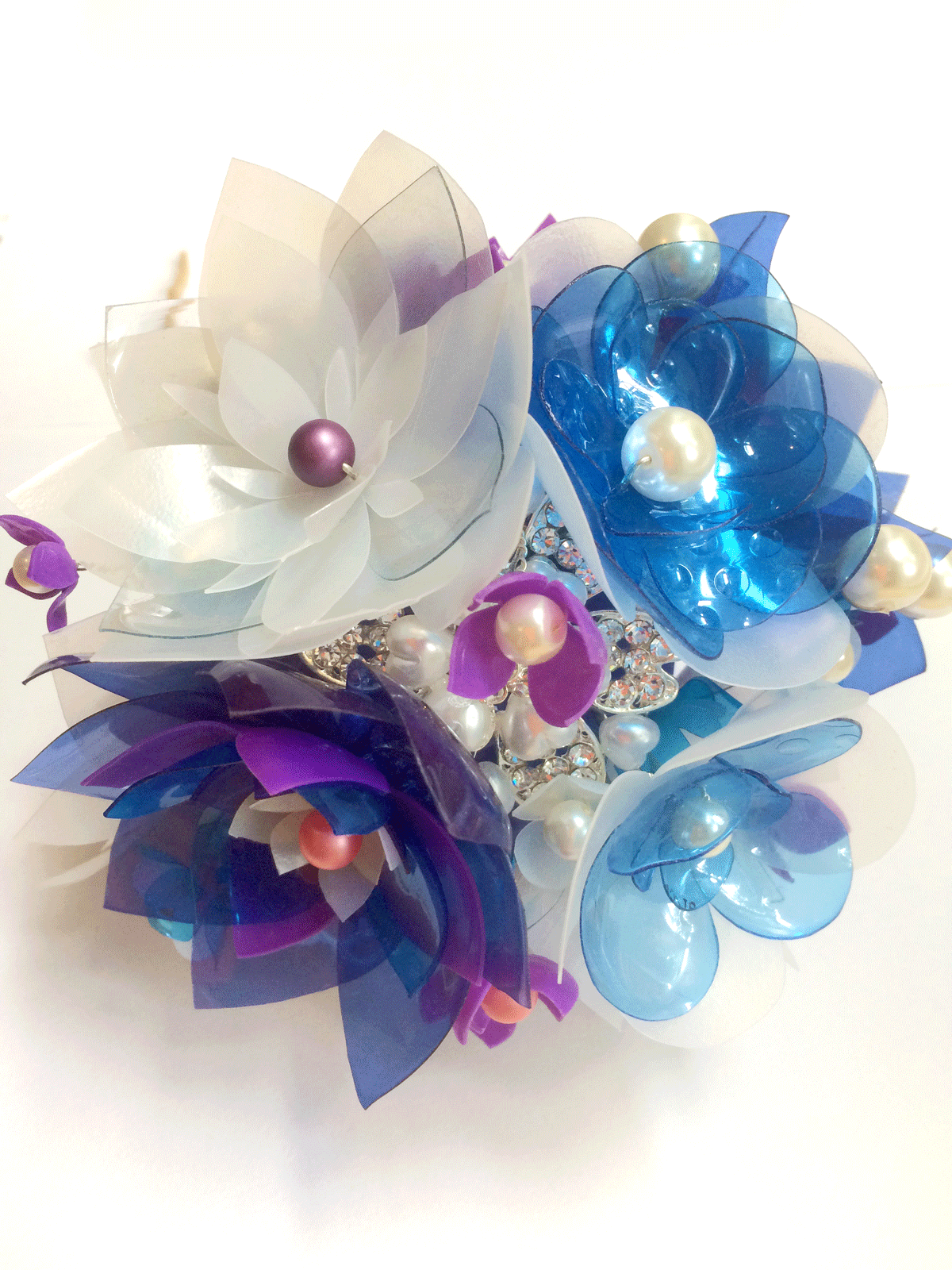 bridal-brooch-PET-bottle-flowers-bouquet